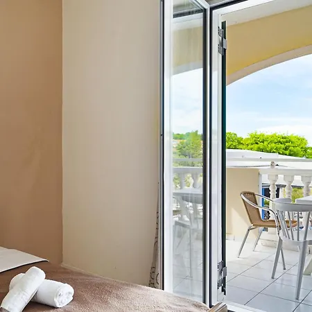 Sandy Maria 205 זקינטוס טאון